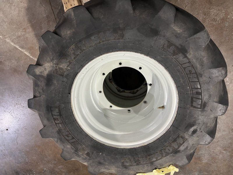 Michelin Steyr Multi 600/60R30 u. 440/65R20