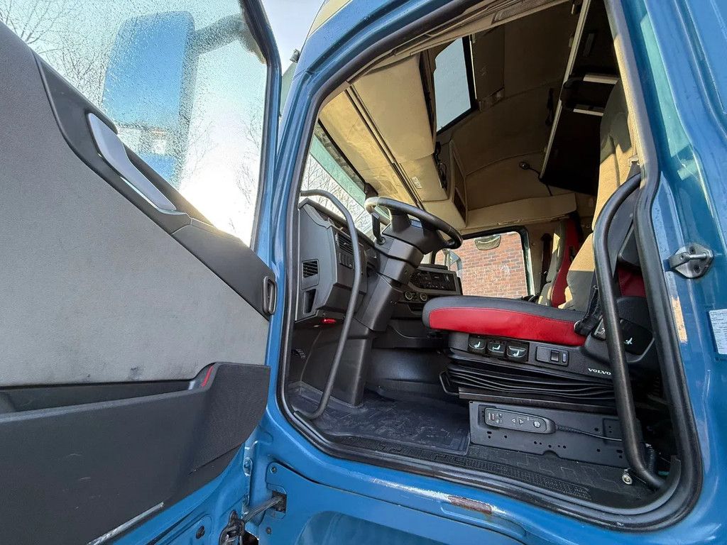 Volvo FH 460 4X2 Globetrotter XL 2x tank NL Truck VEB+