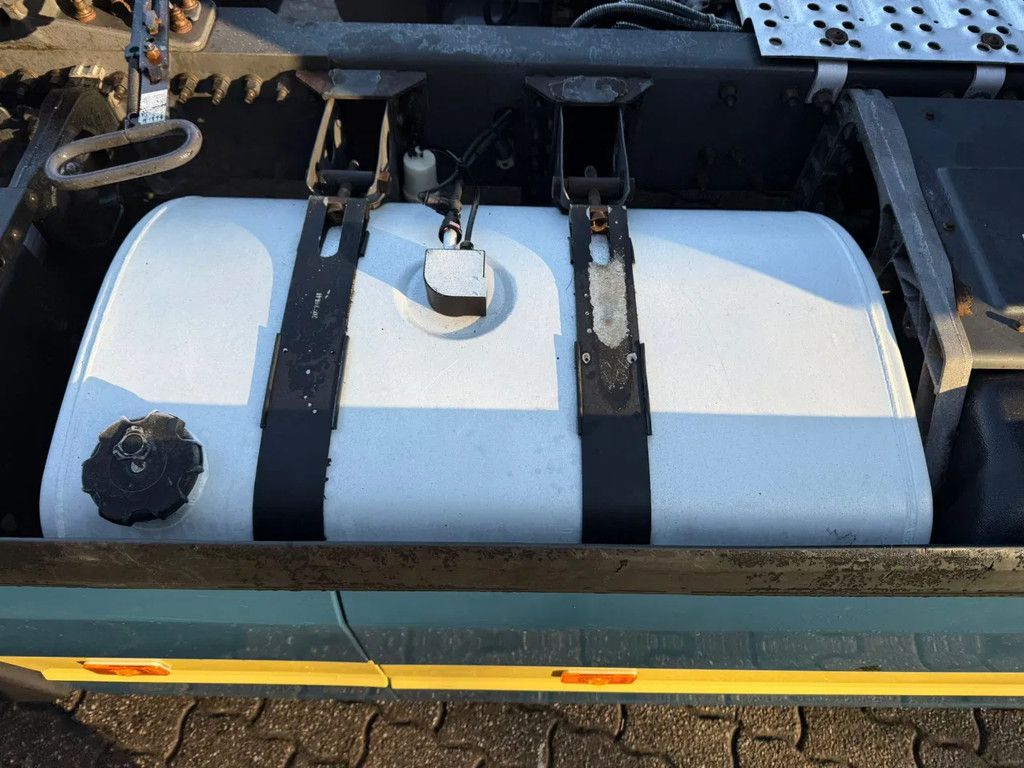 Volvo FH 460 4X2 Globetrotter XL 2x tank NL Truck VEB+