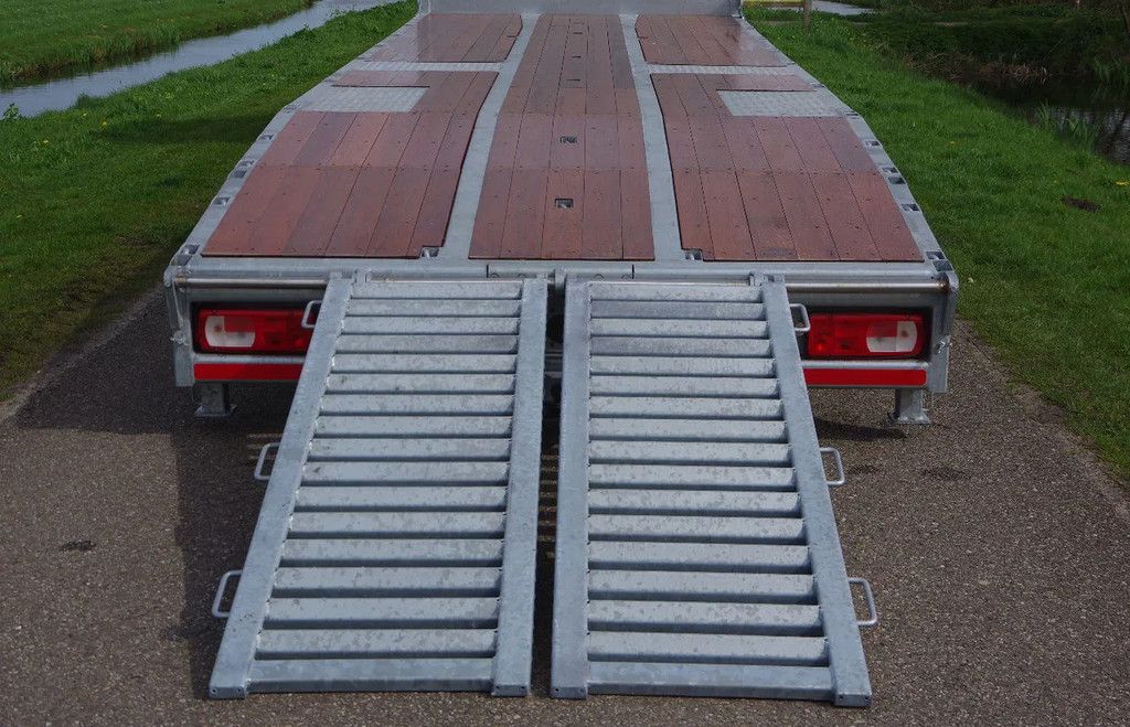 DAF 370 FAN Low deck oprijwagen 29-85 Veldhuizen