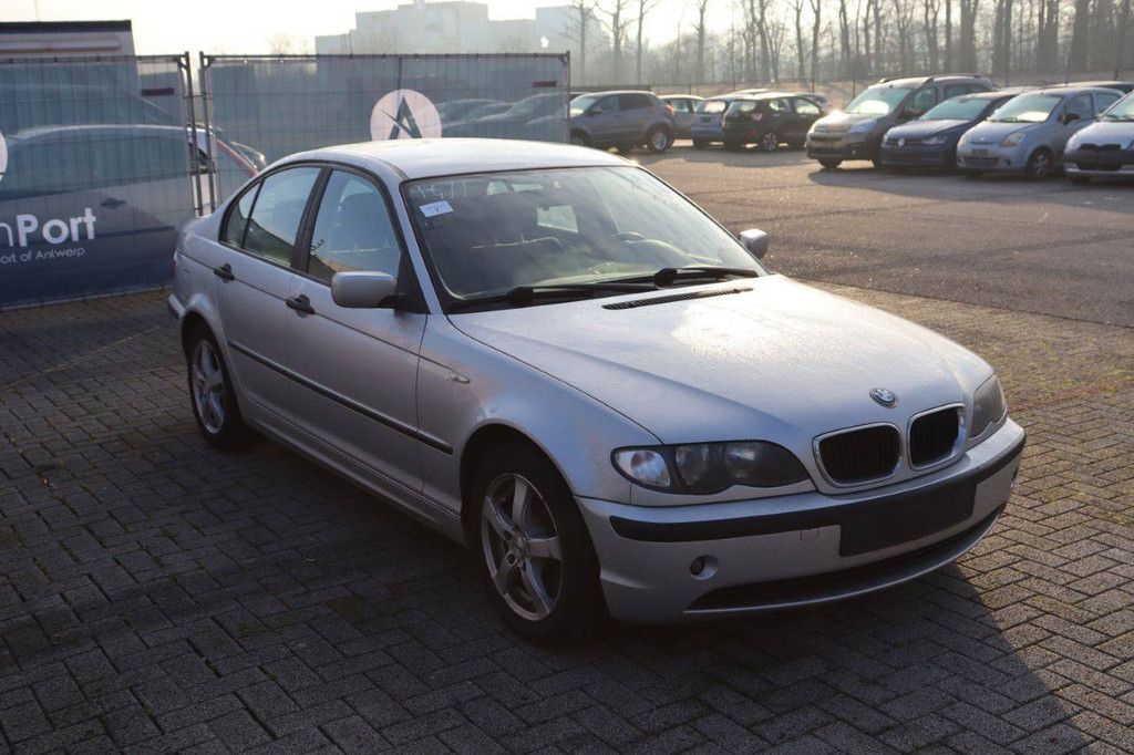 Pkw BMW 318iA Benzin 129 PS 2002 (Margin)