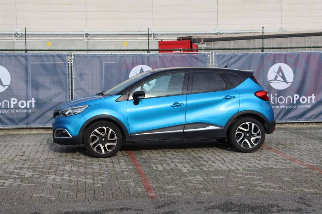 Passenger car Renault Captur TCe Petrol 90hp 2015 (Margin)