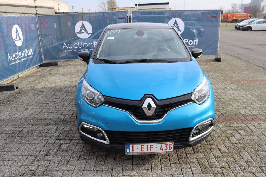 Passenger car Renault Captur TCe Petrol 90hp 2015 (Margin)