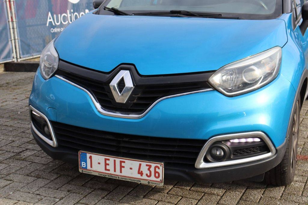 Passenger car Renault Captur TCe Petrol 90hp 2015 (Margin)