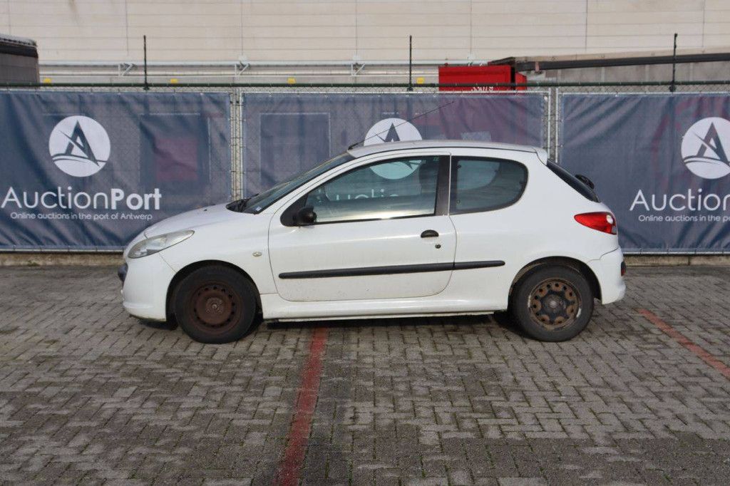 Passenger car Peugeot 206+ Diesel 68 hp 2012 (Margin)