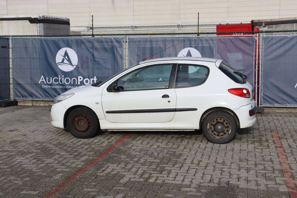 Passenger car Peugeot 206+ Diesel 68 hp 2012 (Margin)