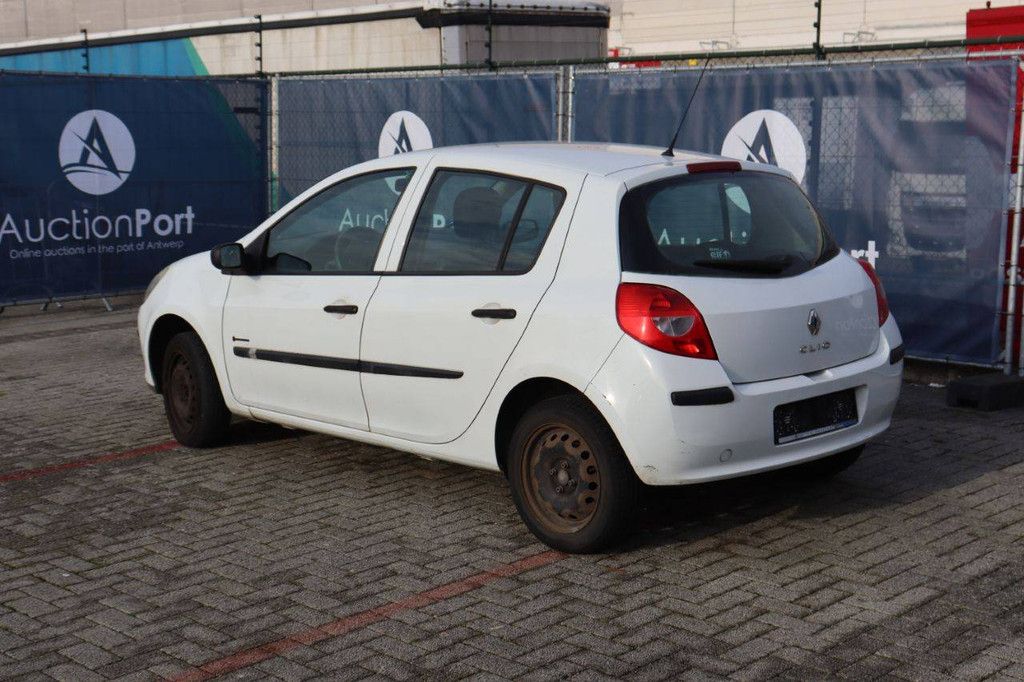 Renault Clio Pkw, Benzin, 75 PS, Baujahr 2008 (Margin)