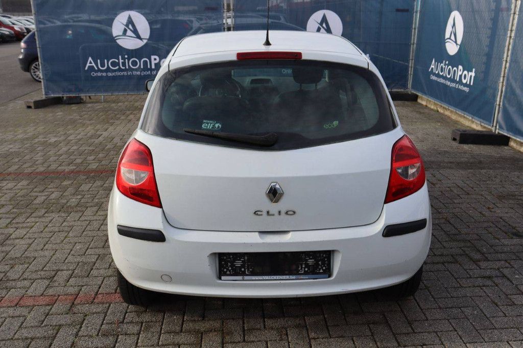 Renault Clio Pkw, Benzin, 75 PS, Baujahr 2008 (Margin)