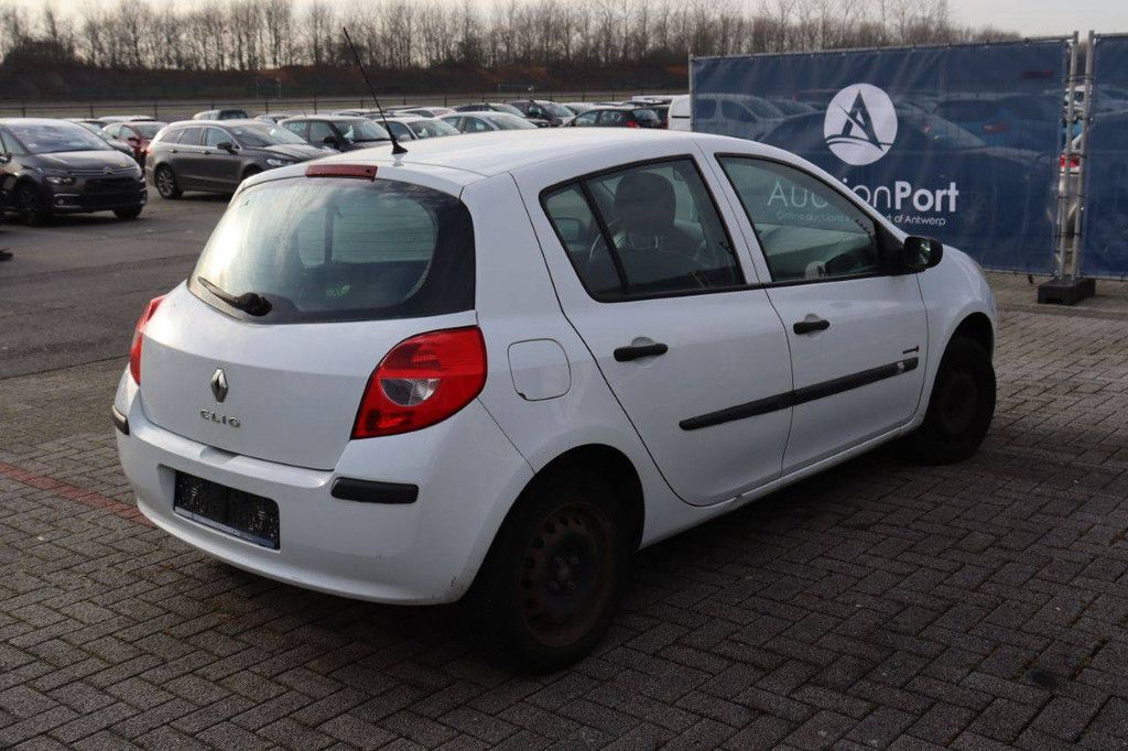 Renault Clio Pkw, Benzin, 75 PS, Baujahr 2008 (Margin)