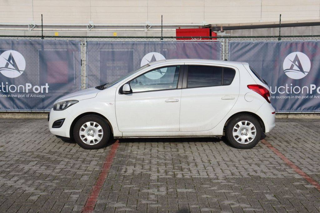 Passenger car Hyundai i20 CRDi Diesel 75 hp 2015 (Margin)