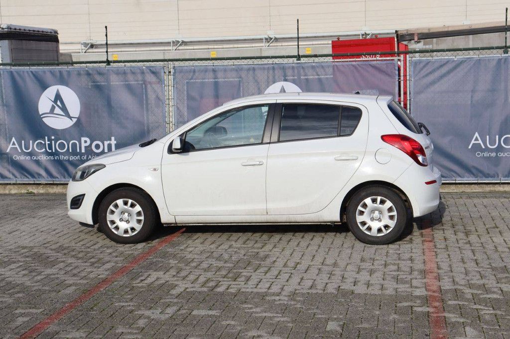 Passenger car Hyundai i20 CRDi Diesel 75 hp 2015 (Margin)