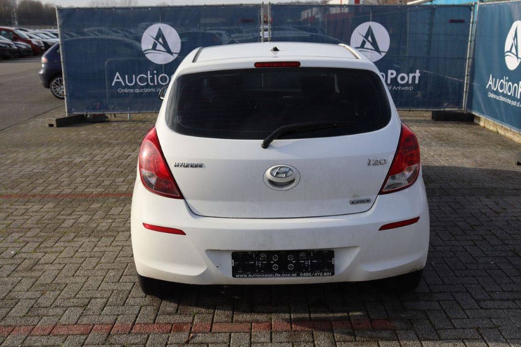 Passenger car Hyundai i20 CRDi Diesel 75 hp 2015 (Margin)
