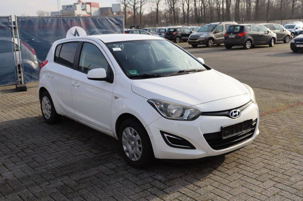 Passenger car Hyundai i20 CRDi Diesel 75 hp 2015 (Margin)