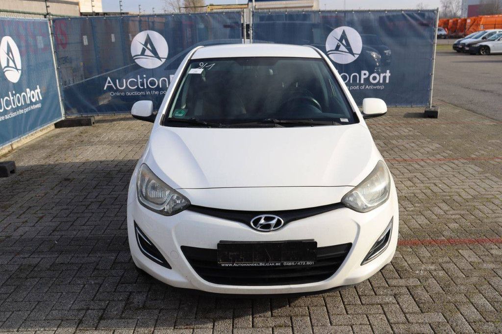 Passenger car Hyundai i20 CRDi Diesel 75 hp 2015 (Margin)