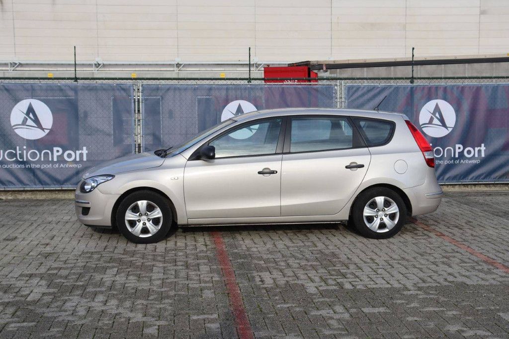 Pkw Hyundai i30CW Benzin 109 PS 2010 (Margin)