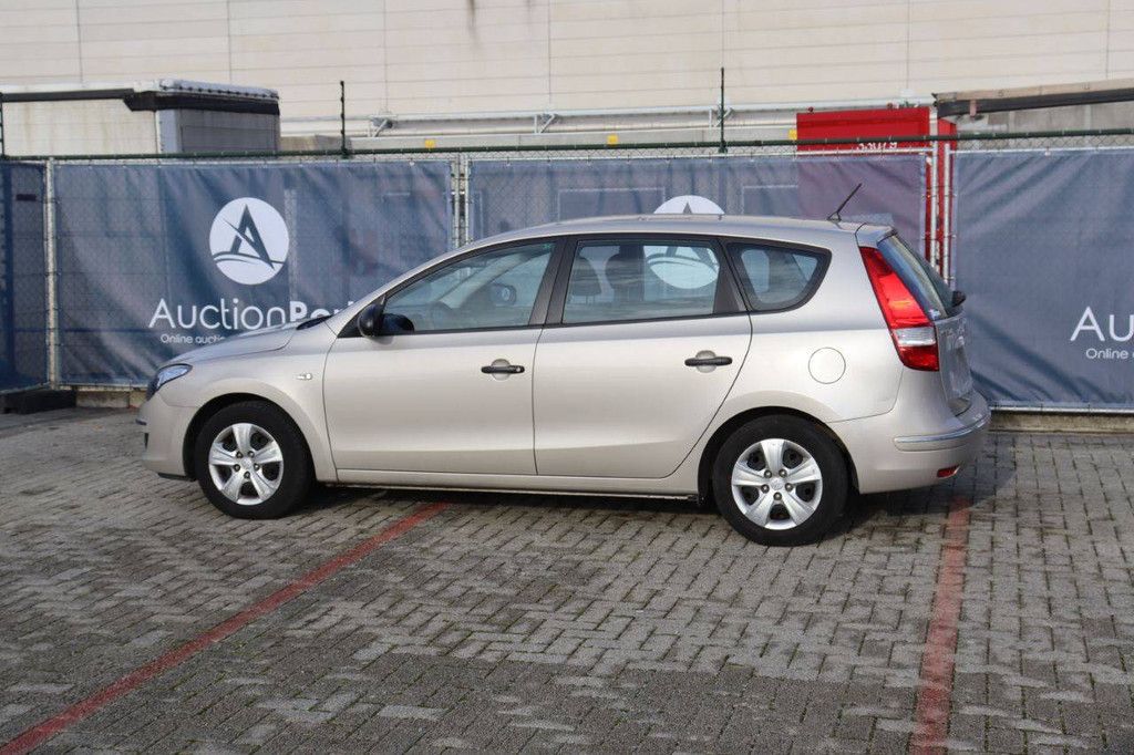 Pkw Hyundai i30CW Benzin 109 PS 2010 (Margin)