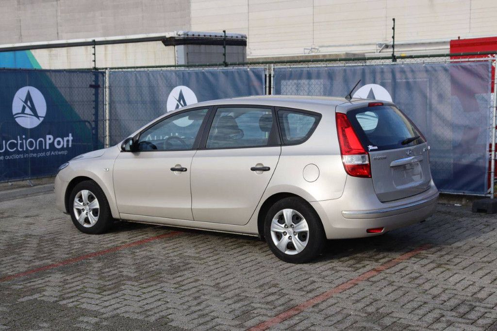 Pkw Hyundai i30CW Benzin 109 PS 2010 (Margin)