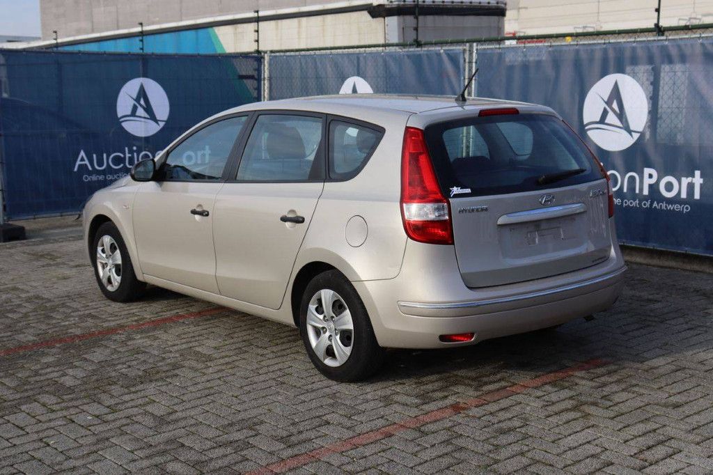 Pkw Hyundai i30CW Benzin 109 PS 2010 (Margin)