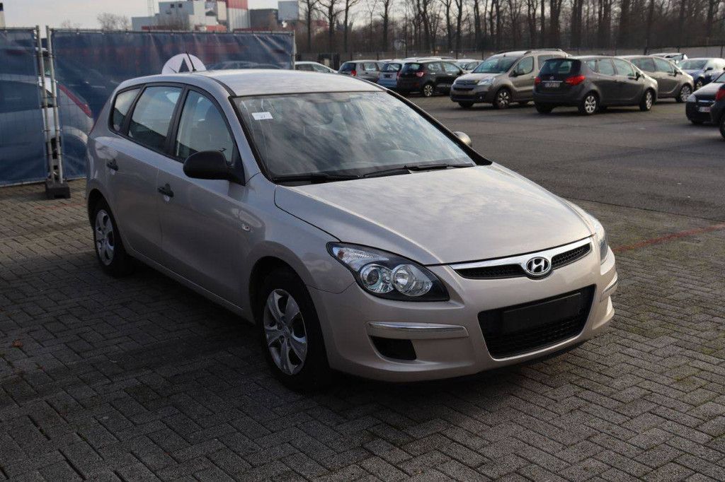 Pkw Hyundai i30CW Benzin 109 PS 2010 (Margin)