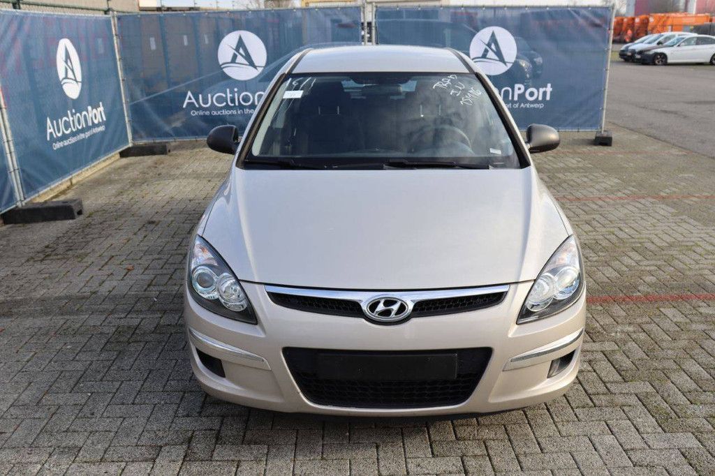 Pkw Hyundai i30CW Benzin 109 PS 2010 (Margin)