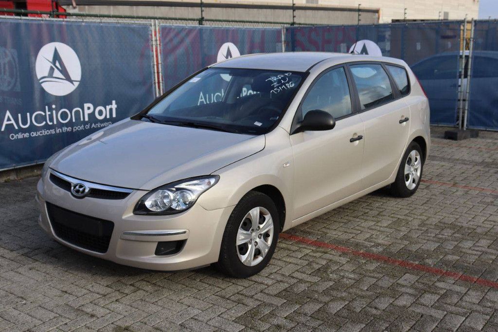 Pkw Hyundai i30CW Benzin 109 PS 2010 (Margin)