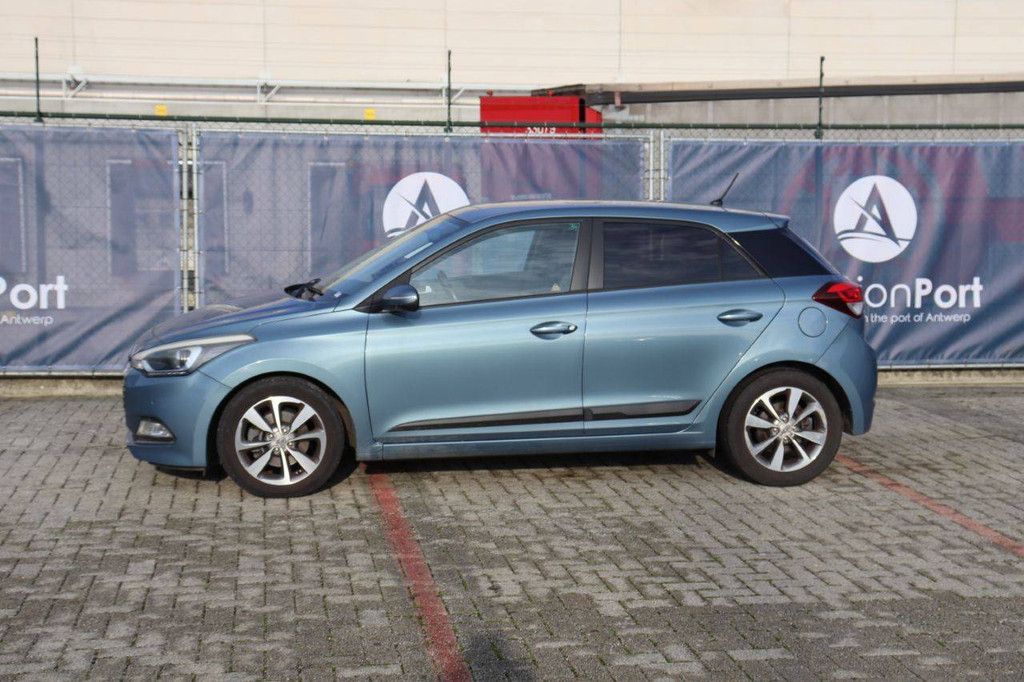 Pkw Hyundai i20 Benzin 100 PS 2016 (Margin)
