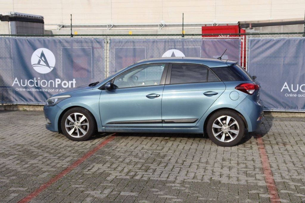 Pkw Hyundai i20 Benzin 100 PS 2016 (Margin)