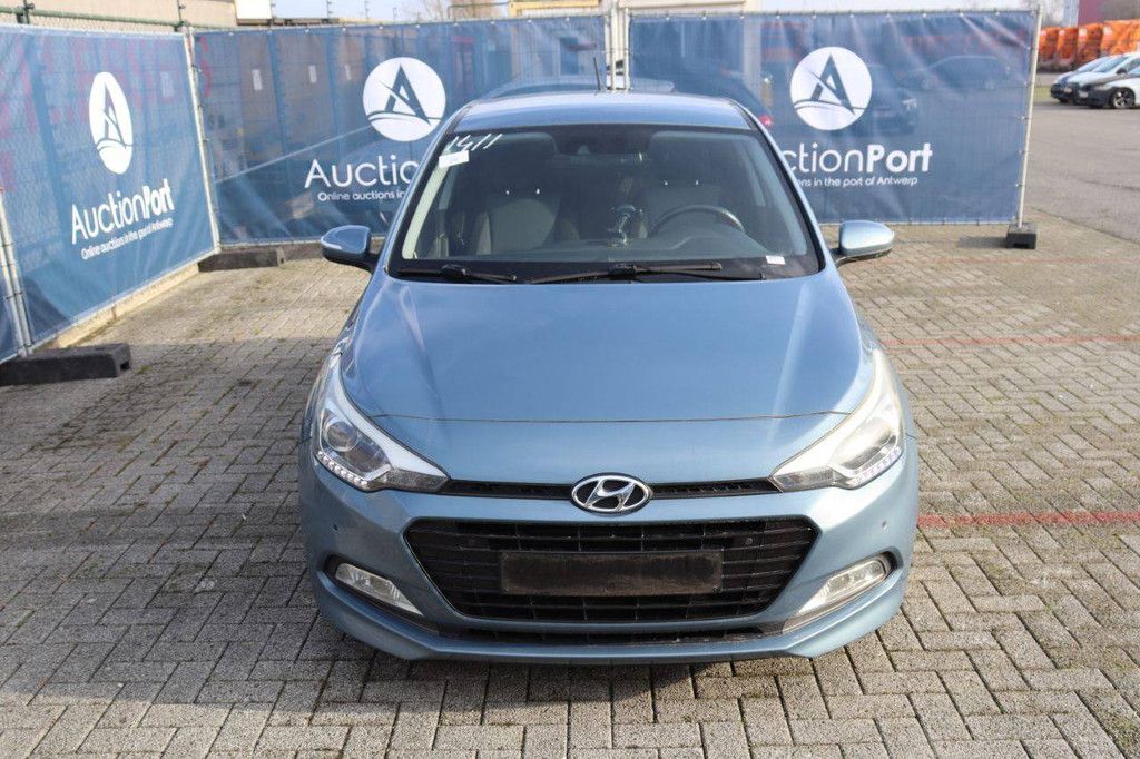 Pkw Hyundai i20 Benzin 100 PS 2016 (Margin)