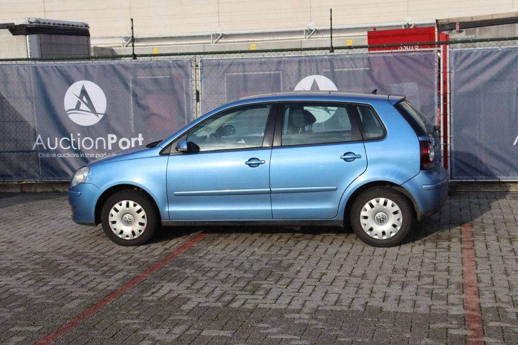 Passenger car Volkswagen Polo Petrol 60 hp 2008 (Margin)