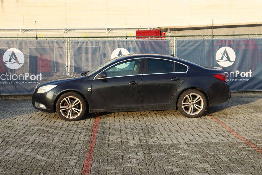 Passenger car Opel Insignia CDTI Diesel 110 hp 2012 (Margin)