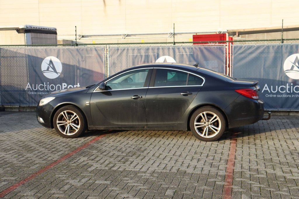 Passenger car Opel Insignia CDTI Diesel 110 hp 2012 (Margin)