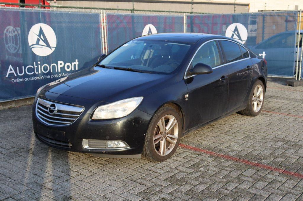 Passenger car Opel Insignia CDTI Diesel 110 hp 2012 (Margin)
