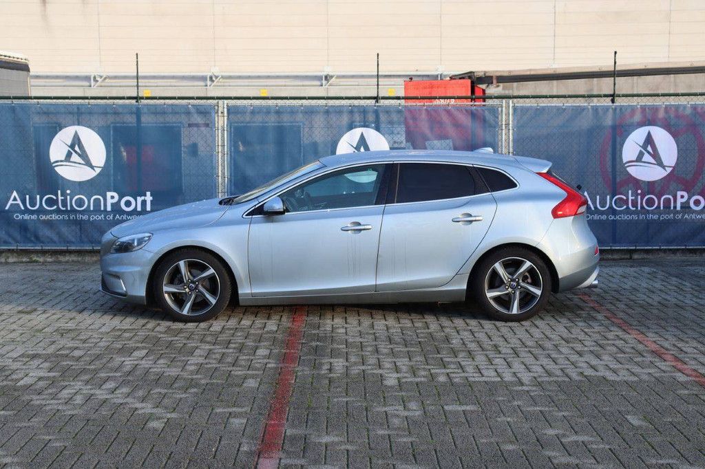 Passenger car Volvo V40 Diesel 115 hp 2015 (Margin)