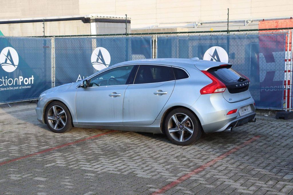 Passenger car Volvo V40 Diesel 115 hp 2015 (Margin)