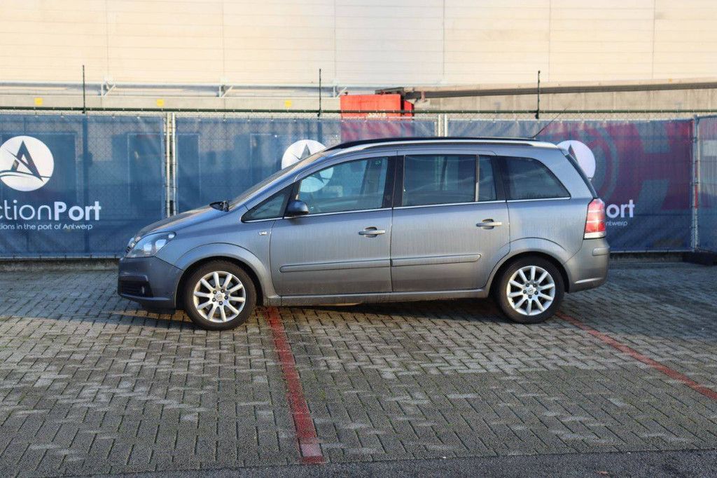 Passenger car Opel Zafira 1.9 CDTI Diesel 100 hp 2006 (Margin)