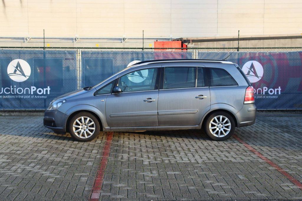 Passenger car Opel Zafira 1.9 CDTI Diesel 100 hp 2006 (Margin)