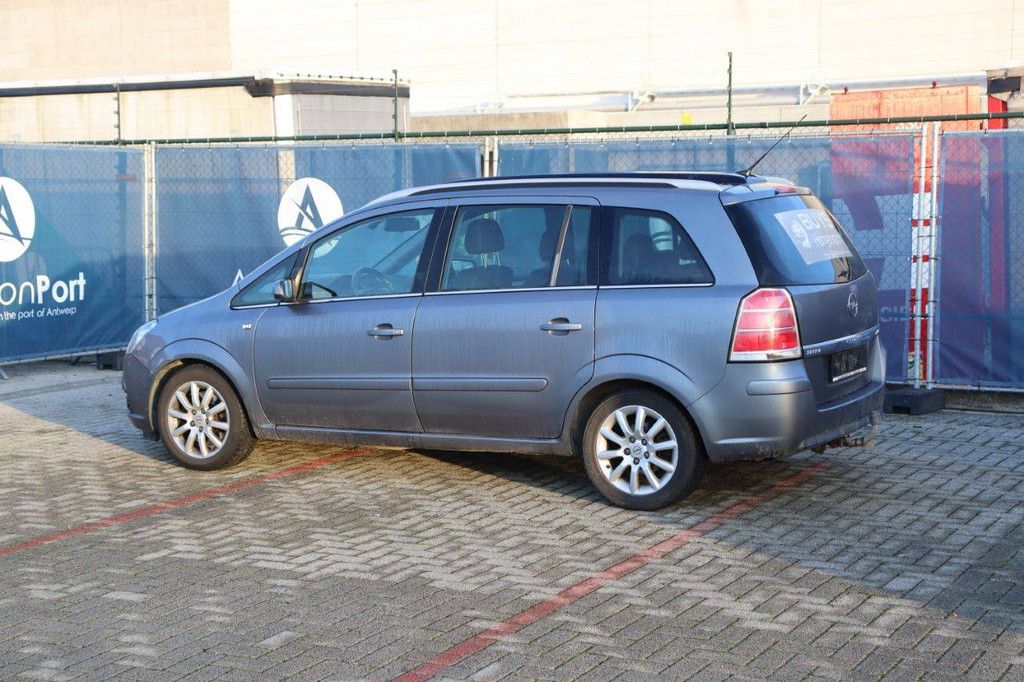 Passenger car Opel Zafira 1.9 CDTI Diesel 100 hp 2006 (Margin)