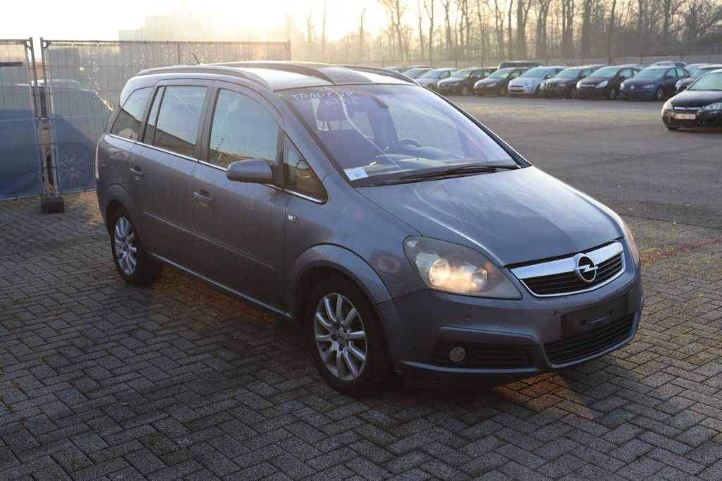 Passenger car Opel Zafira 1.9 CDTI Diesel 100 hp 2006 (Margin)