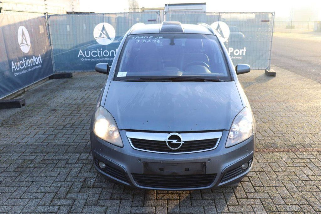 Passenger car Opel Zafira 1.9 CDTI Diesel 100 hp 2006 (Margin)