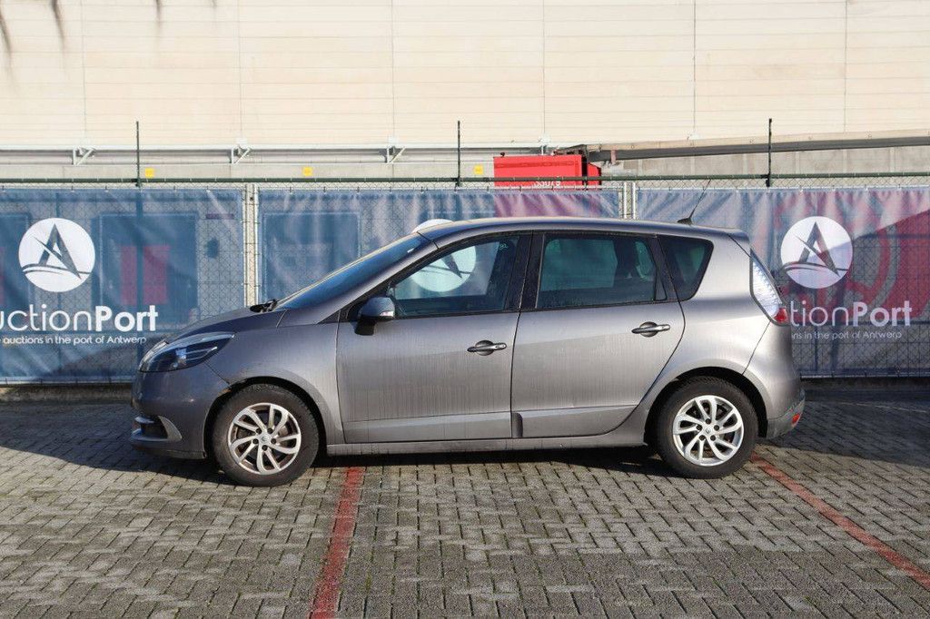 Pkw Renault Scenic dCi Diesel 75 PS 2011 (Margin)