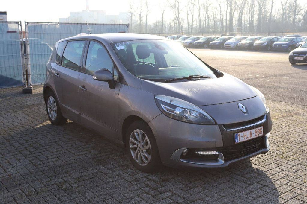 Pkw Renault Scenic dCi Diesel 75 PS 2011 (Margin)