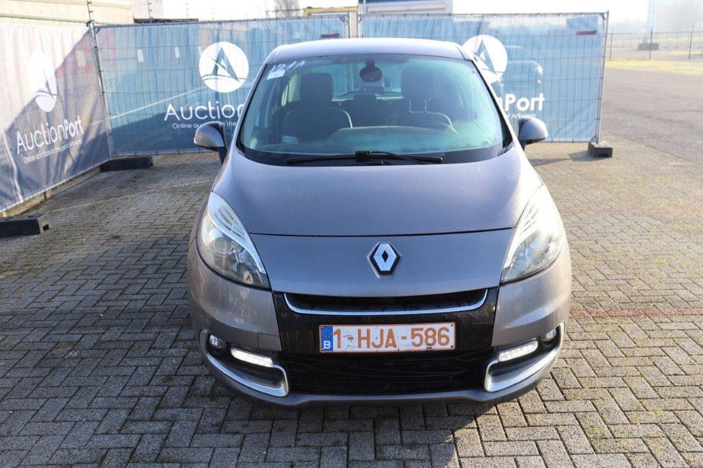 Pkw Renault Scenic dCi Diesel 75 PS 2011 (Margin)