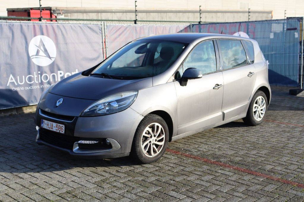 Pkw Renault Scenic dCi Diesel 75 PS 2011 (Margin)