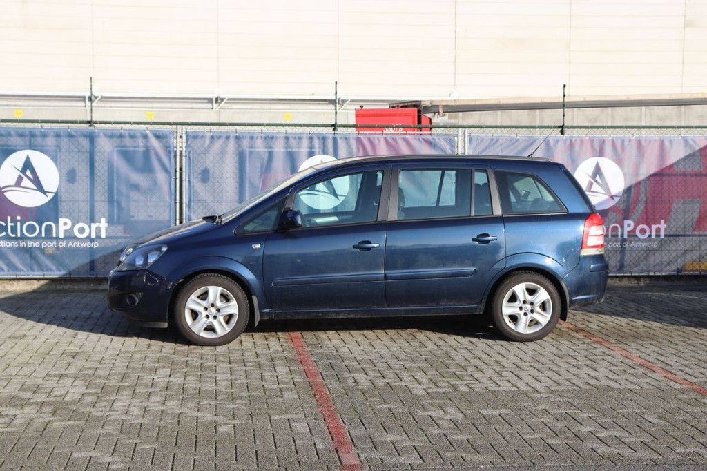 Passenger car Opel Zafira ecoFLEX Diesel 110 hp 2012 (Margin)