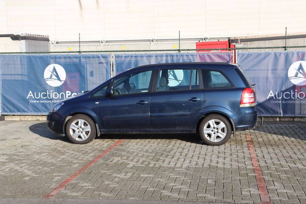 Passenger car Opel Zafira ecoFLEX Diesel 110 hp 2012 (Margin)