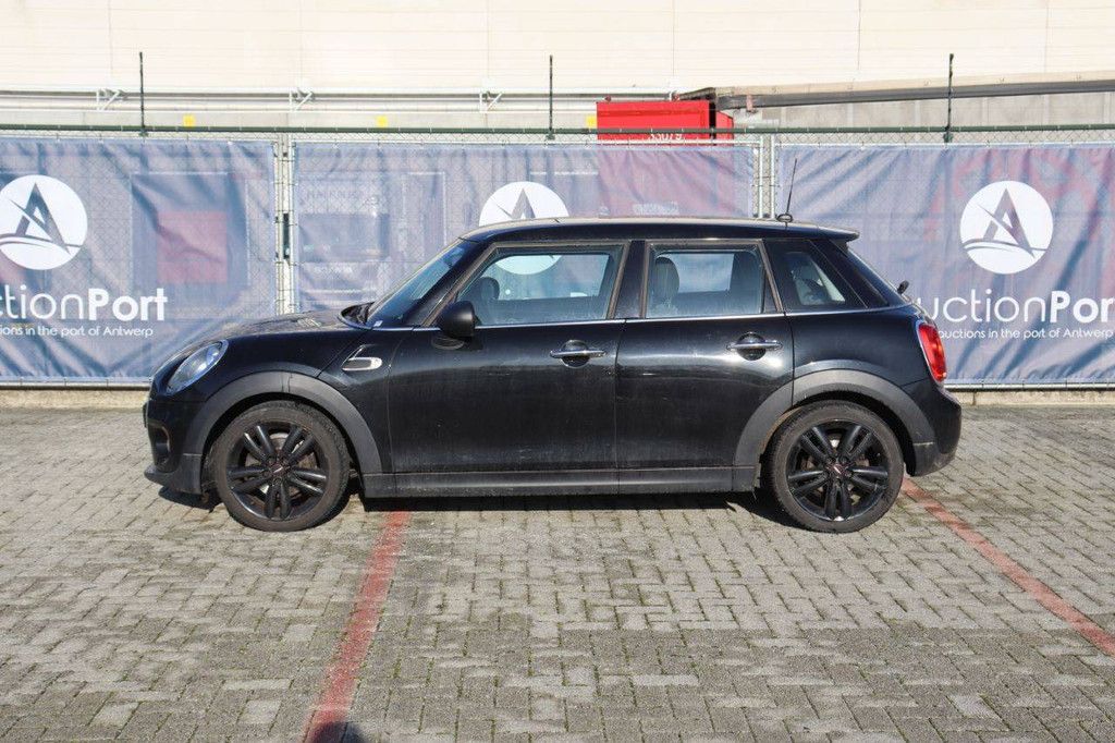 Pkw MINI F55 Benzin 75 PS 2016 (Marge)