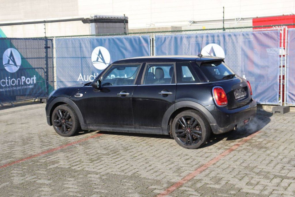 Pkw MINI F55 Benzin 75 PS 2016 (Marge)