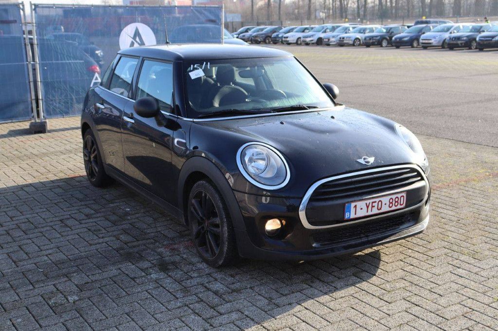 Pkw MINI F55 Benzin 75 PS 2016 (Marge)
