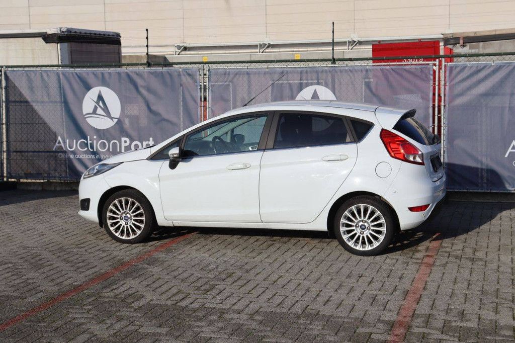 Pkw Ford Fiesta Benzin 80 PS 2014 (Marge)