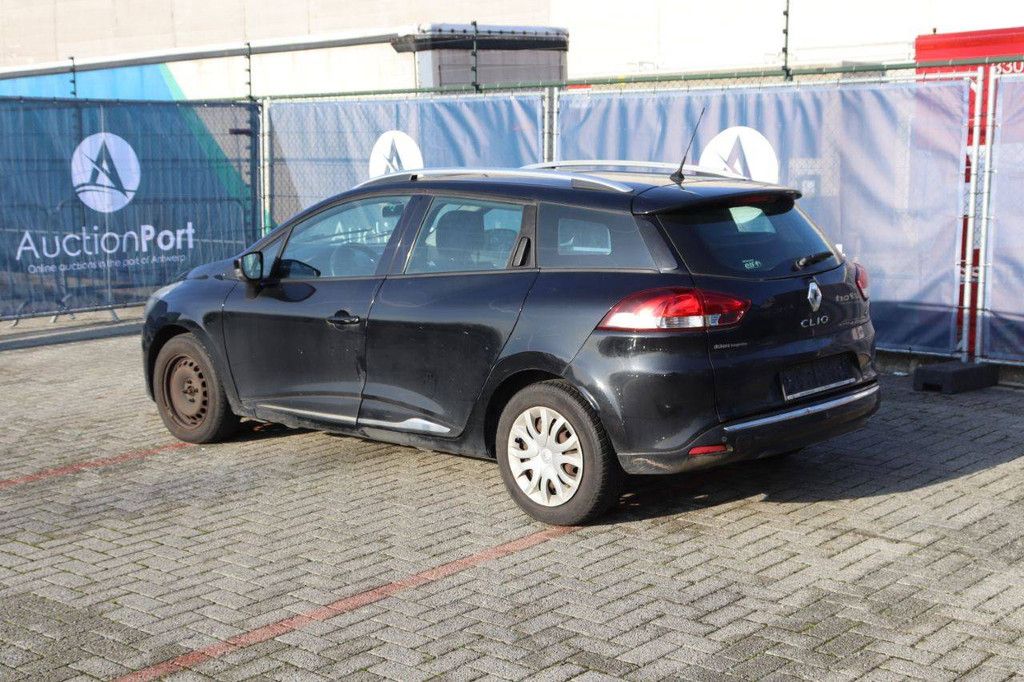 Passenger car Renault Clio dCi Diesel 90 hp 2014 (Margin)